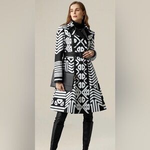 Black and White Geometric Coat size S new